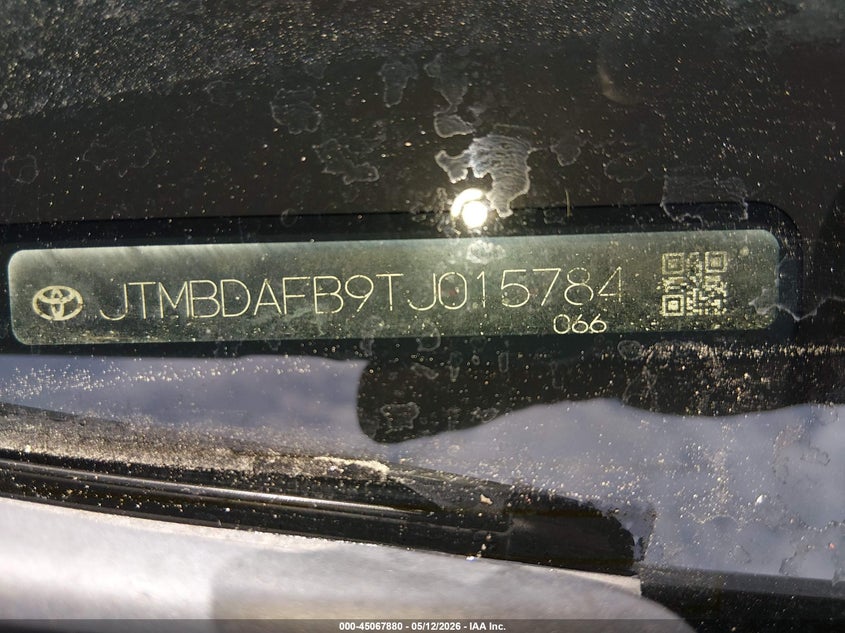 2026 Toyota Bz4x VIN JTMBDAFB9TJ015784 IAAI salvage auction — RIGHT SIDE, Salvage (Oregon), sold $175 on 2026-07-06 (photo 8)