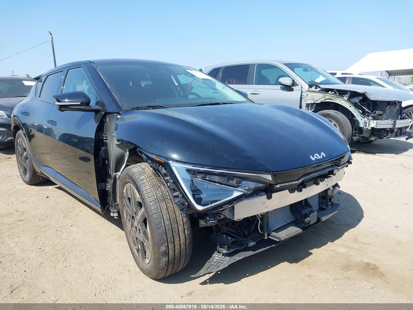 2025 Kia Ev6 VIN 5XYC34JA3SG011168 IAAI salvage auction — LEFT SIDE, Wait Title, sold $12,450 on 2026-08-26 (photo 6)