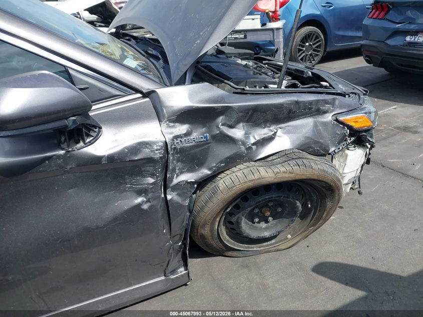 2018 Toyota Camry VIN 4T1B31HK3JU506388 IAAI salvage auction — RIGHT FRONT, Salvage Certificate (California), sold $3,000 on 2026-08-07 (photo 6)