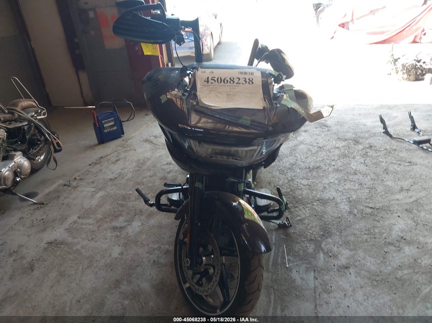 2025 Harley-davidson Road glide VIN 1HD1KH718SB619950 IAAI salvage auction — LEFT FRONT, Salvage - Greater Than 75% (Maryland), sold $11,350 on 2026-07-22 (photo 5)