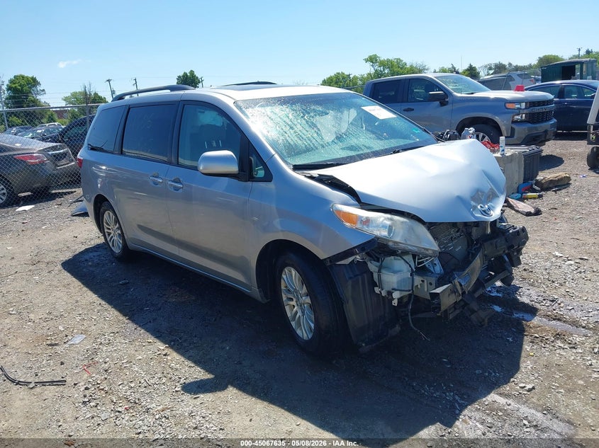 2017 Toyota Sienna VIN 5TDYZ3DC5HS809839 IAAI salvage auction — FRONT END, Salvage (Virginia), sold $1,900 on 2026-07-21 (photo 1)