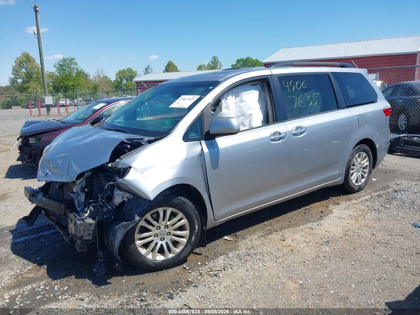 2017 Toyota Sienna VIN 5TDYZ3DC5HS809839 IAAI salvage auction — FRONT END, Salvage (Virginia), sold $1,900 on 2026-07-21 (photo 2)