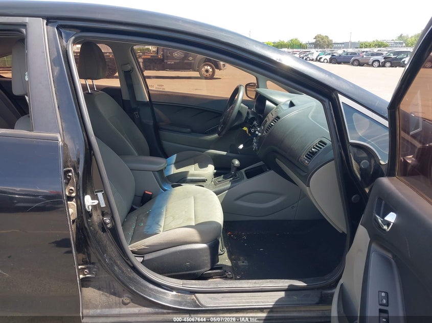 2014 Kia Forte VIN KNAFK4A62E5146826 IAAI salvage auction — THEFT, Salvage (Oregon), sold $800 on 2026-07-09 (photo 5)