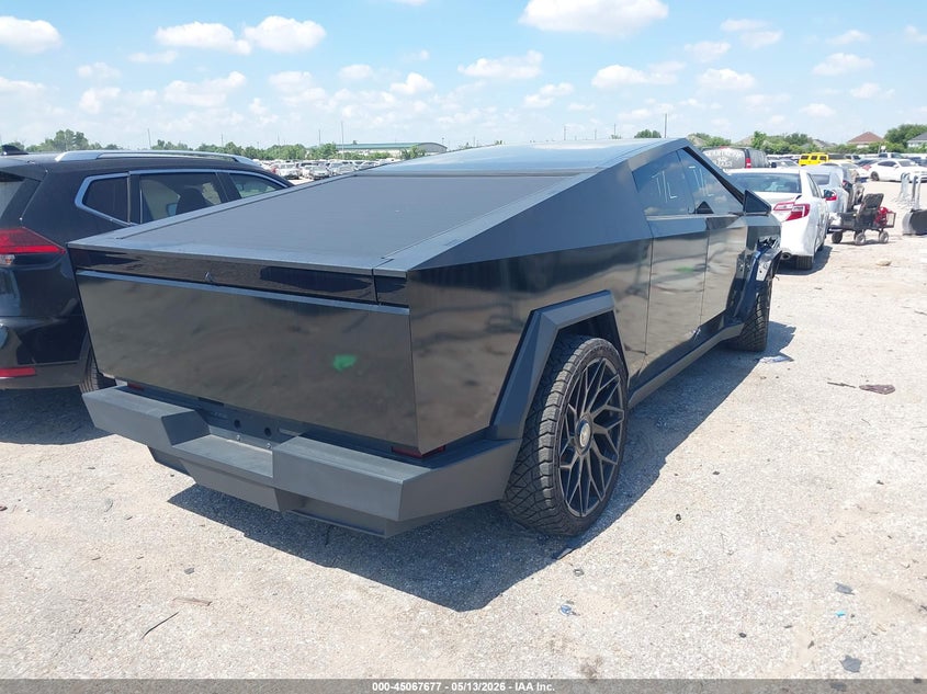 2024 Tesla Cybertruck VIN 7G2CEHED3RA024343 IAAI salvage auction — SIDE, Original (Texas), sold $31,350 on 2026-07-16 (photo 4)
