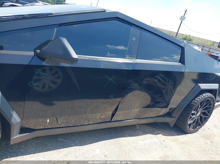 2024 Tesla Cybertruck VIN 7G2CEHED3RA024343 IAAI salvage auction — SIDE, Original (Texas), sold $31,350 on 2026-07-16 (photo 6)