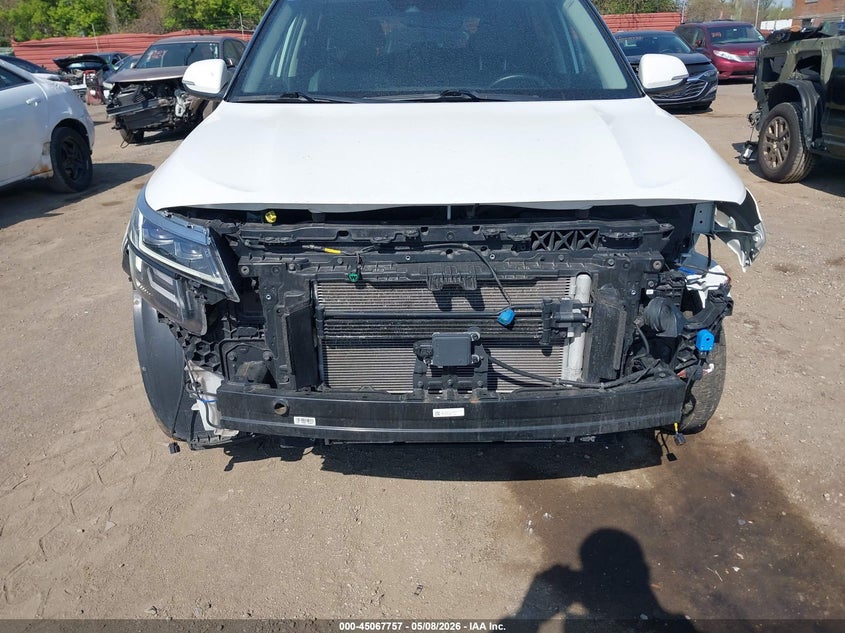 2024 Kia Seltos VIN KNDETCA72R7593889 IAAI salvage auction — FRONT & REAR, Clear (Michigan), sold $6,300 on 2026-07-15 (photo 6)