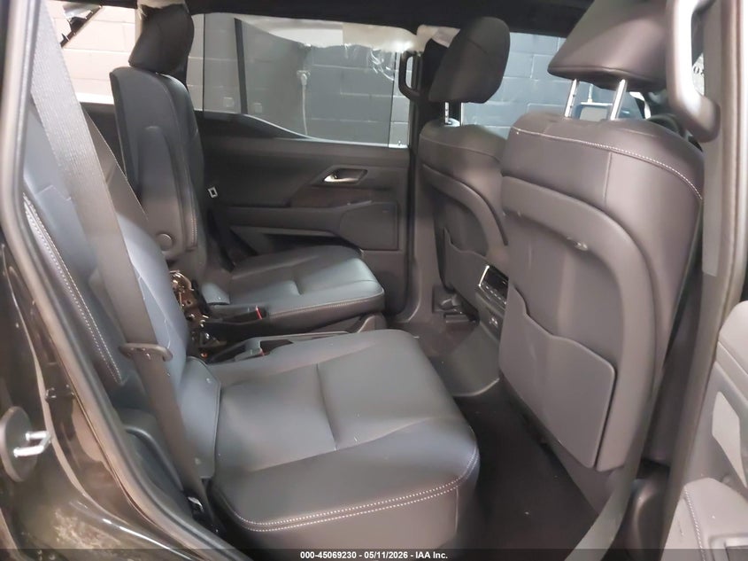 2026 Lexus GX VIN JTJVBCDX2T5081869 IAAI salvage auction — ROLLOVER, Wait Title, sold $41,350 on 2026-09-29 (photo 8)