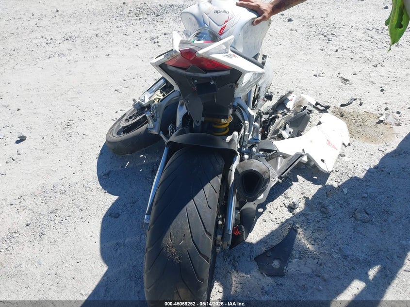 2011 Aprilia Rsv VIN ZD4RKU011BS000022 IAAI salvage auction — ALL OVER, Salvage (Georgia), sold $250 on 2026-07-07 (photo 6)
