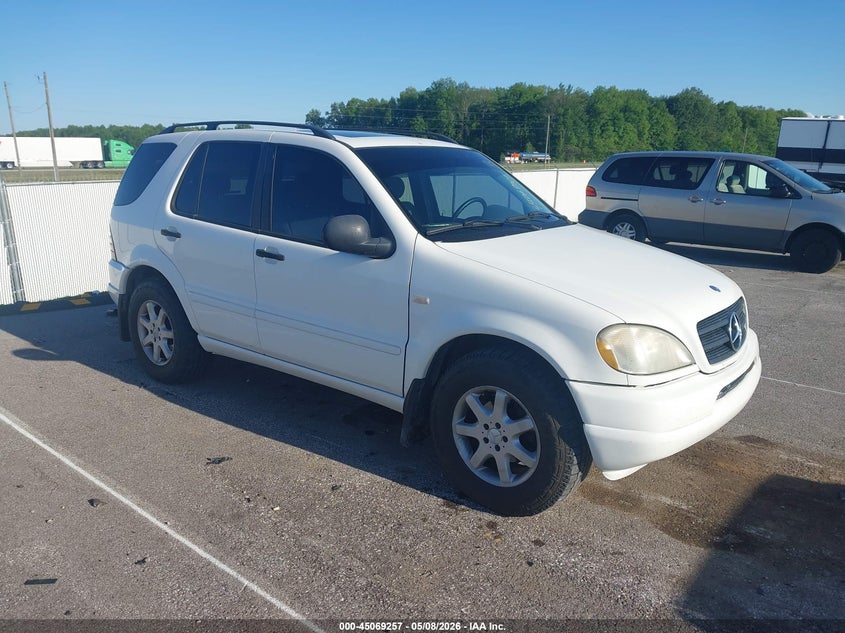 1999 Mercedes-benz M-klasse VIN 4JGAB72E1XA076648 IAAI salvage auction — FRONT END, Clear (Indiana), sold $600 on 2026-07-09 (photo 1)