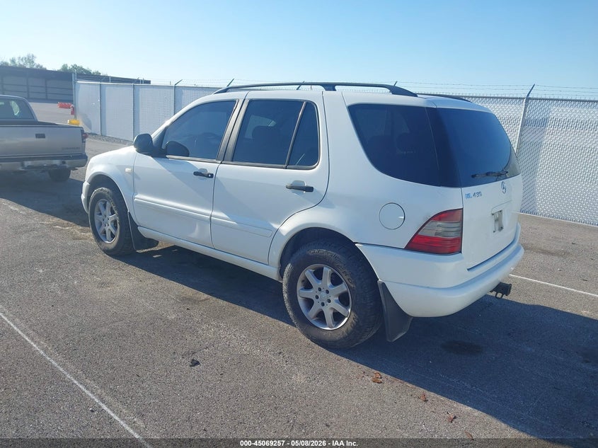 1999 Mercedes-benz M-klasse VIN 4JGAB72E1XA076648 IAAI salvage auction — FRONT END, Clear (Indiana), sold $600 on 2026-07-09 (photo 3)