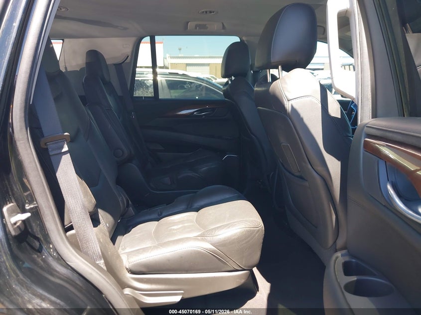 2019 Cadillac Escalade VIN 1GYS3AKJ9KR213176 IAAI salvage auction — HAIL, Clear (Oklahoma), sold $10,300 on 2026-07-29 (photo 8)