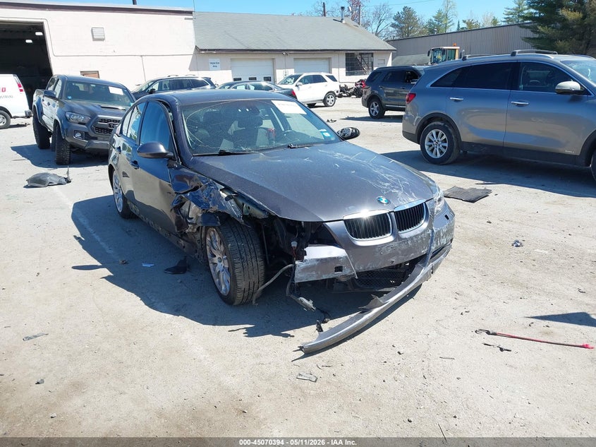 2008 BMW 3er VIN WBAVC93508KZ73028 IAAI salvage auction — RIGHT FRONT, Salvage (New Hampshire), sold $275 on 2026-07-08 (photo 1)