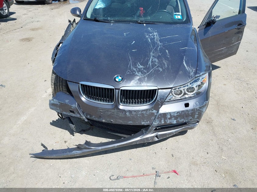 2008 BMW 3er VIN WBAVC93508KZ73028 IAAI salvage auction — RIGHT FRONT, Salvage (New Hampshire), sold $275 on 2026-07-08 (photo 6)