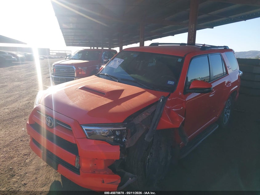2024 Toyota 4runner VIN JTEAU5JR8R5305325 IAAI salvage auction — LEFT FRONT, Salvage (Texas), sold $16,975 on 2026-07-14 (photo 2)