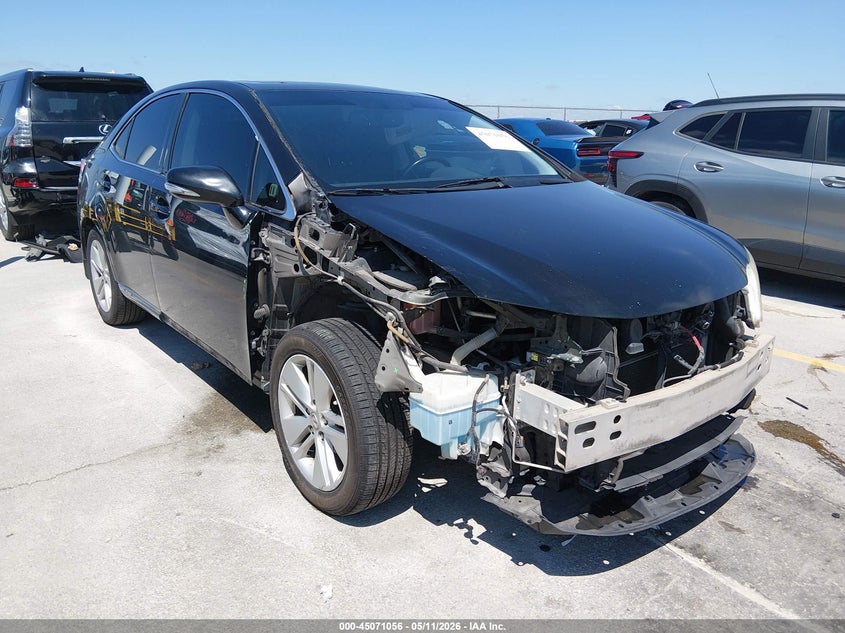 2011 Lexus Hs 250h VIN JTHBB1BAXB2043359 IAAI salvage auction — FRONT END, Original (Texas), sold $550 on 2026-07-16 (photo 1)