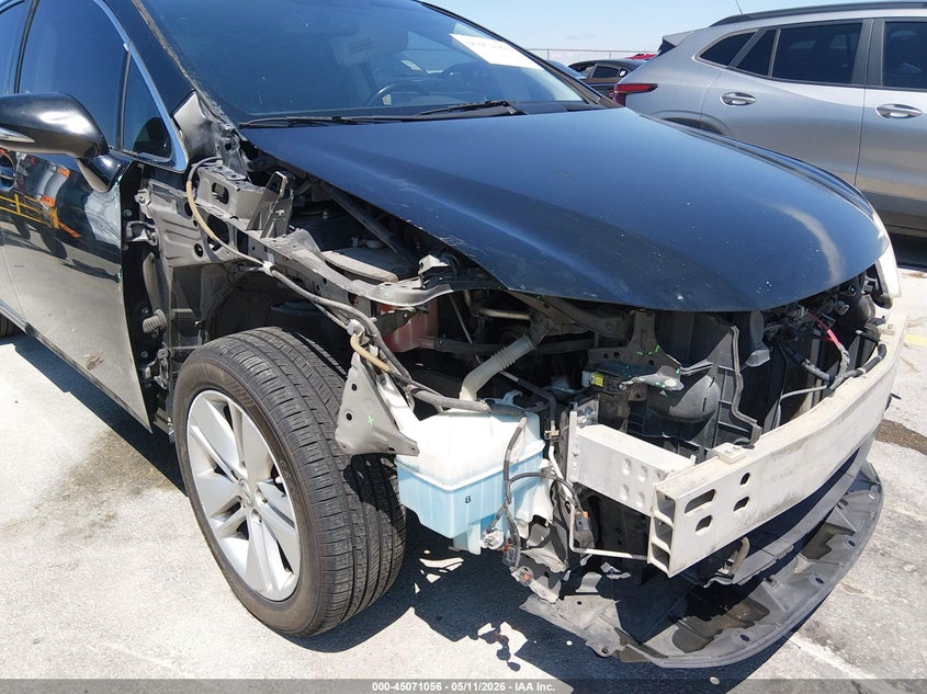 2011 Lexus Hs 250h VIN JTHBB1BAXB2043359 IAAI salvage auction — FRONT END, Original (Texas), sold $550 on 2026-07-16 (photo 6)