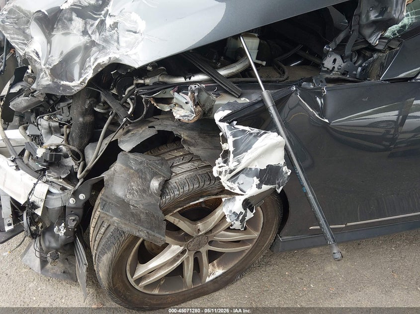 2014 Mercedes-benz C-klasse VIN WDDGF8AB4ER320183 IAAI salvage auction — FRONT END, Salvage (Connecticut), sold $775 on 2026-07-30 (photo 6)