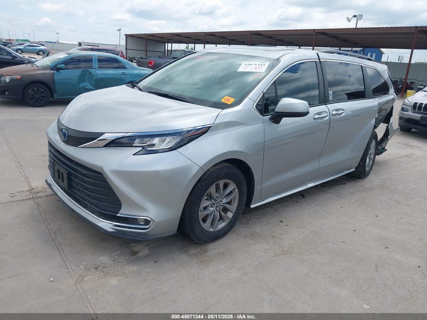2022 Toyota Sienna VIN 5TDYRKEC5NS085171 IAAI salvage auction — LEFT SIDE, Original (Texas), sold $10,950 on 2026-07-15 (photo 2)