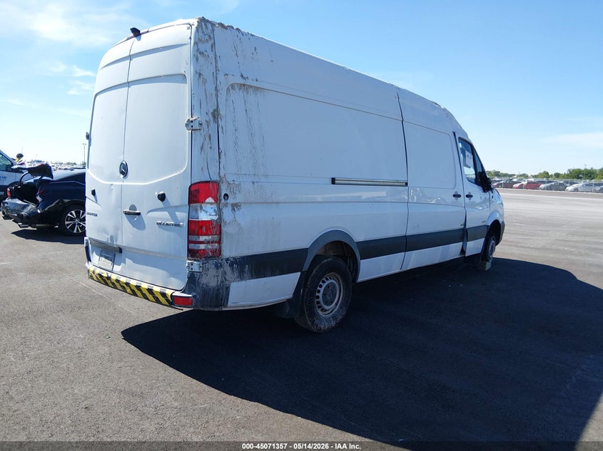 2016 Mercedes-benz Sprinter VIN WD3PE8DD2GP174529 IAAI salvage auction — ALL OVER, Salvage (Illinois), sold $375 on 2026-07-14 (photo 4)