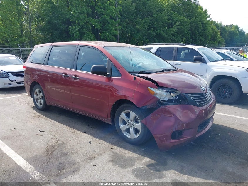 2012 Toyota Sienna VIN 5TDZK3DC7CS247587 IAAI salvage auction — RIGHT FRONT, Salvage (North Carolina), sold $825 on 2026-07-23 (photo 1)