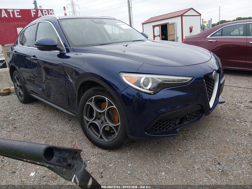 2018 Alfa romeo Stelvio VIN ZASFAKBN6J7B78880 IAAI salvage auction — RIGHT SIDE, Clear (Indiana), sold $3,200 on 2026-07-15 (photo 1)