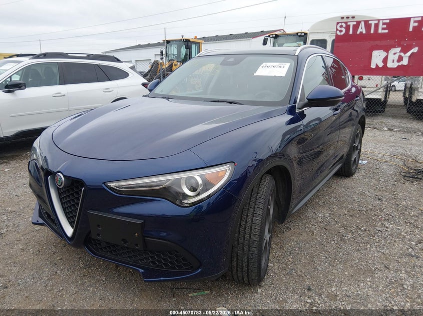 2018 Alfa romeo Stelvio VIN ZASFAKBN6J7B78880 IAAI salvage auction — RIGHT SIDE, Clear (Indiana), sold $3,200 on 2026-07-15 (photo 2)