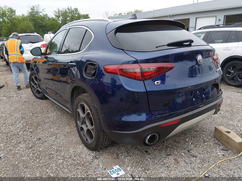 2018 Alfa romeo Stelvio VIN ZASFAKBN6J7B78880 IAAI salvage auction — RIGHT SIDE, Clear (Indiana), sold $3,200 on 2026-07-15 (photo 3)