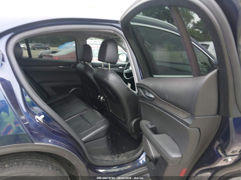2018 Alfa romeo Stelvio VIN ZASFAKBN6J7B78880 IAAI salvage auction — RIGHT SIDE, Clear (Indiana), sold $3,200 on 2026-07-15 (photo 8)