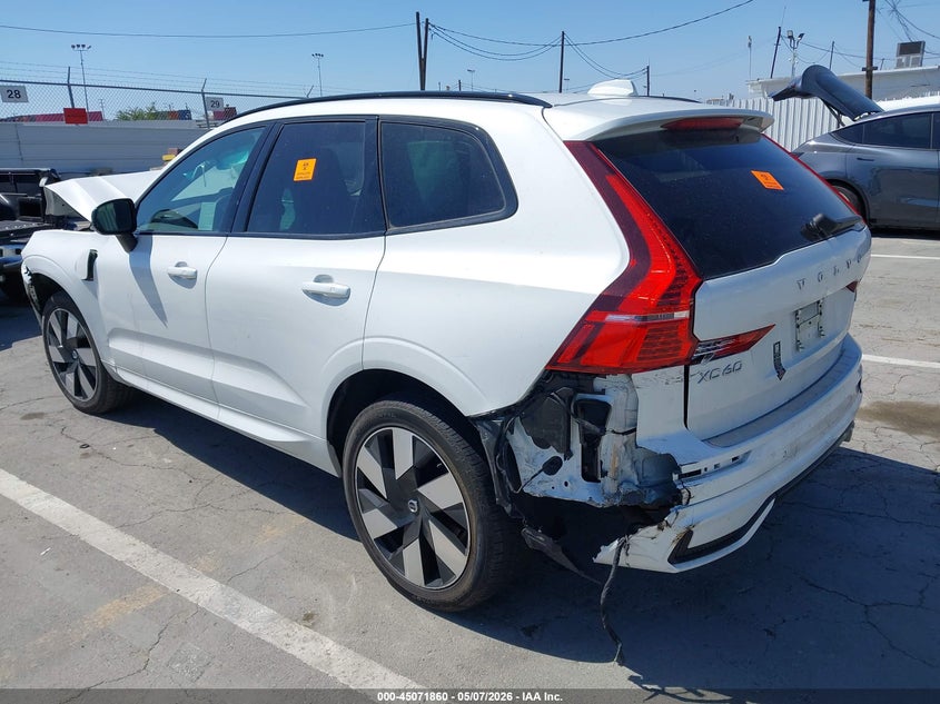 2024 Volvo Xc60 VIN YV4H60DL0R1908880 IAAI salvage auction — FRONT END, Wait Title, sold $8,300 on 2026-09-27 (photo 3)