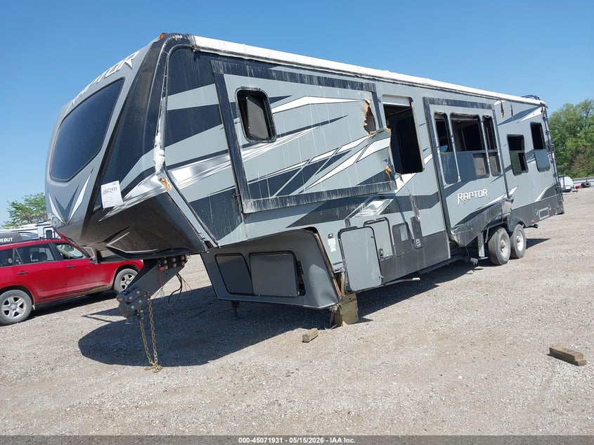 2020 Keystone 362ts VIN 4YDF35422LR800354 IAAI salvage auction — SIDE, Regular Certificate (Iowa), sold $10,000 on 2026-09-06 (photo 2)