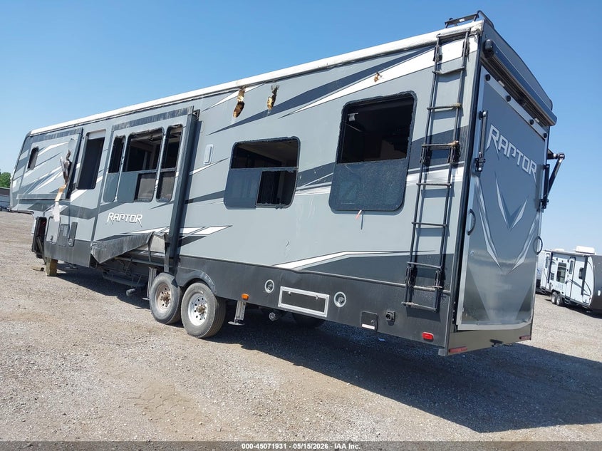2020 Keystone 362ts VIN 4YDF35422LR800354 IAAI salvage auction — SIDE, Regular Certificate (Iowa), sold $10,000 on 2026-09-06 (photo 3)
