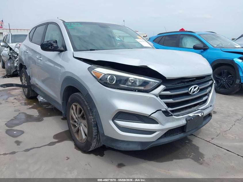 2017 Hyundai Tucson VIN KM8J23A44HU494817 IAAI salvage auction — FRONT END, Clear (Indiana), sold $3,950 on 2026-07-07 (photo 1)