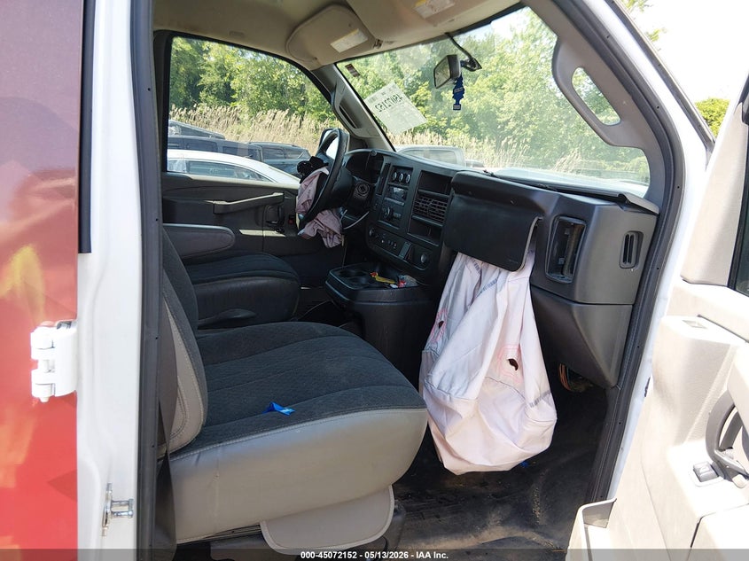 2021 Gmc Savana VIN 1GTW7AFP8M1169621 IAAI salvage auction — RIGHT FRONT, Salvage - Greater Than 75% (Maryland), sold $3,225 on 2026-07-09 (photo 5)