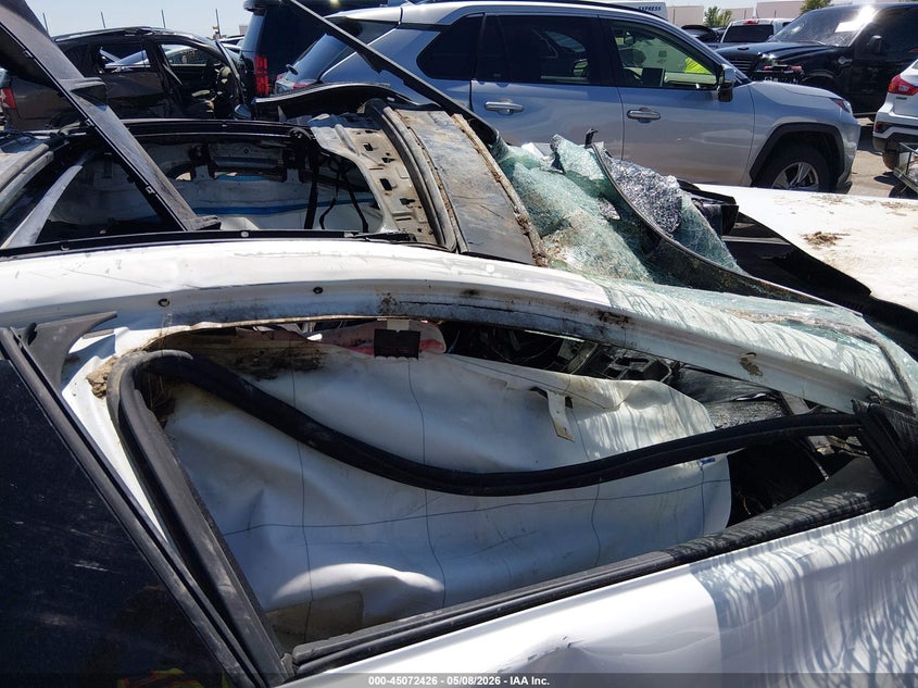 2022 BMW 8er VIN WBAGV8C0XNCK19108 IAAI salvage auction — ALL OVER, Salvage Title, sold $3,300 on 2026-08-04 (photo 5)