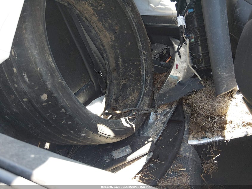 2022 BMW 8er VIN WBAGV8C0XNCK19108 IAAI salvage auction — ALL OVER, Salvage Title, sold $3,300 on 2026-08-04 (photo 8)