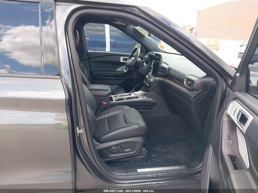 2020 Ford Explorer VIN 1FM5K8HC1LGA14140 IAAI salvage auction — THEFT, Salvage (Texas), sold $14,300 on 2026-07-29 (photo 5)