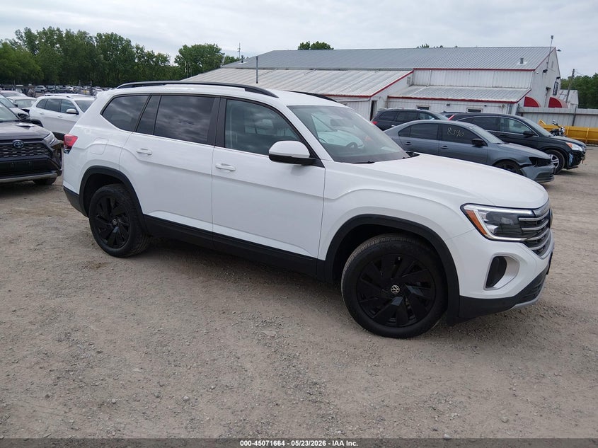 2024 Volkswagen Atlas VIN 1V2HR2CA7RC623666 IAAI salvage auction — HAIL, Salvage (Iowa), sold $17,100 on 2026-07-29 (photo 1)