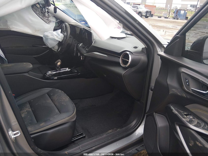 2025 Chevrolet Trax VIN KL77LKEP4SC331203 IAAI salvage auction — LEFT SIDE, Salvage (Texas), sold $4,025 on 2026-07-21 (photo 5)