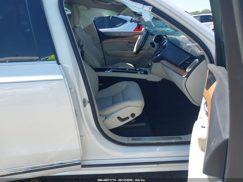 2022 Volvo Xc90 VIN YV4H600Z3N1848677 IAAI salvage auction — ROLLOVER, Junk (Missouri), sold $625 on 2026-07-31 (photo 5)