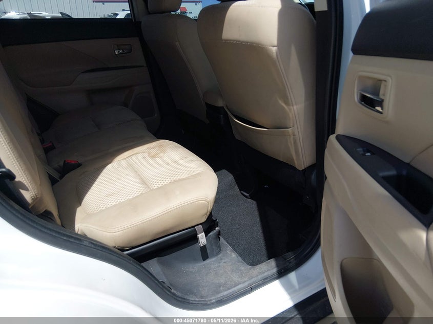 2016 Mitsubishi Outlander VIN JA4AZ3A30GZ005378 IAAI salvage auction — RIGHT FRONT, Salvage (Missouri), sold $1,300 on 2026-07-16 (photo 8)