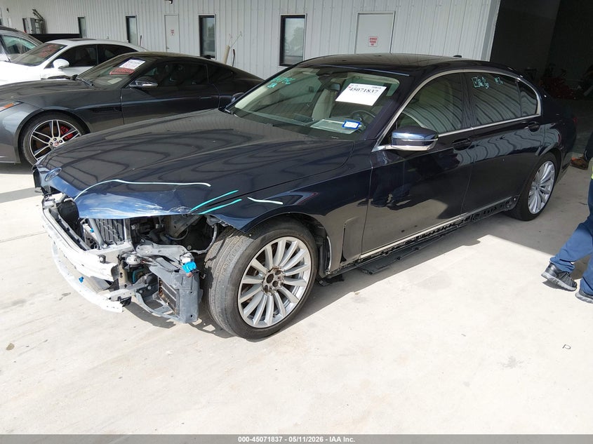 2020 BMW 7er VIN WBA7T2C09LGF96637 IAAI salvage auction — FRONT END, Salvage Title, sold $13,900 on 2026-09-11 (photo 2)
