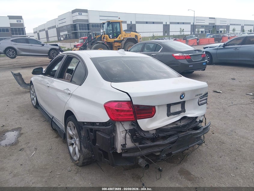 2015 BMW 3er VIN WBA3B1G50FNT63437 IAAI salvage auction — INTERIOR BURN, Salvage (Texas), sold $525 on 2026-07-21 (photo 3)