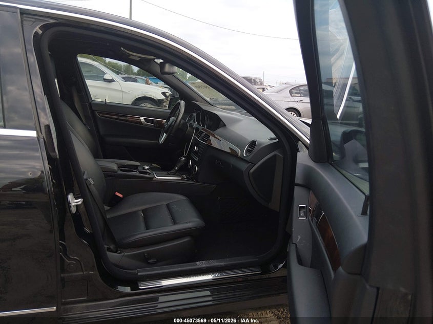 2014 Mercedes-benz C-klasse VIN WDDGF4HB7EA955766 IAAI salvage auction — FRONT END, Salvage (Idaho), sold $25 on 2026-07-30 (photo 5)