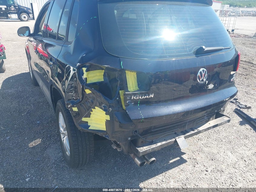 2017 Volkswagen Tiguan VIN WVGBV7AX1HK028142 IAAI salvage auction — REAR END, Clear (Oklahoma), sold $2,250 on 2026-07-07 (photo 6)
