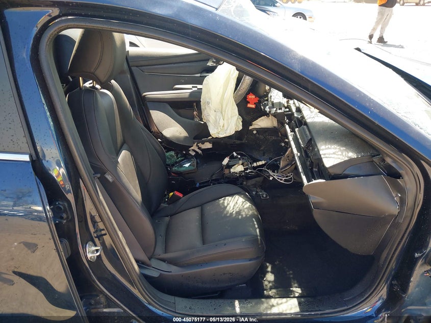 2024 Mazda 3 VIN JM1BPALM3R1710431 IAAI salvage auction — ROLLOVER, Non-Repairable (Maryland), sold $775 on 2026-08-27 (photo 5)