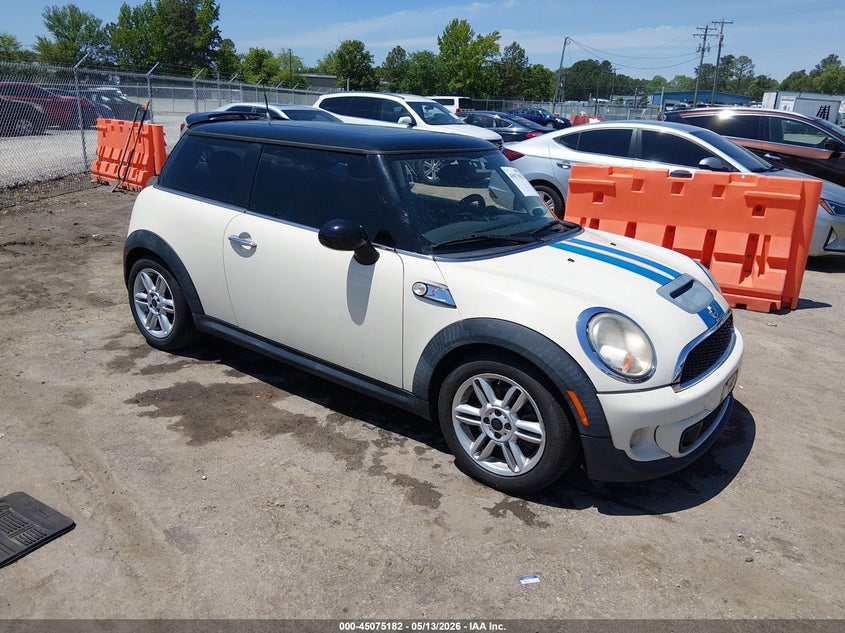 2011 Mini Cooper VIN WMWSV3C52BTY23241 IAAI salvage auction — REAR END, Clear (Virginia), sold $850 on 2026-07-17 (photo 1)