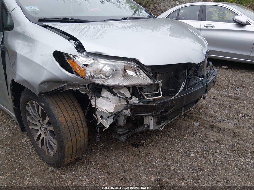 2020 Toyota Sienna VIN 5TDYZ3DC0LS043432 IAAI salvage auction — FRONT END, Salvage (Massachusetts), sold $8,575 on 2026-07-24 (photo 6)