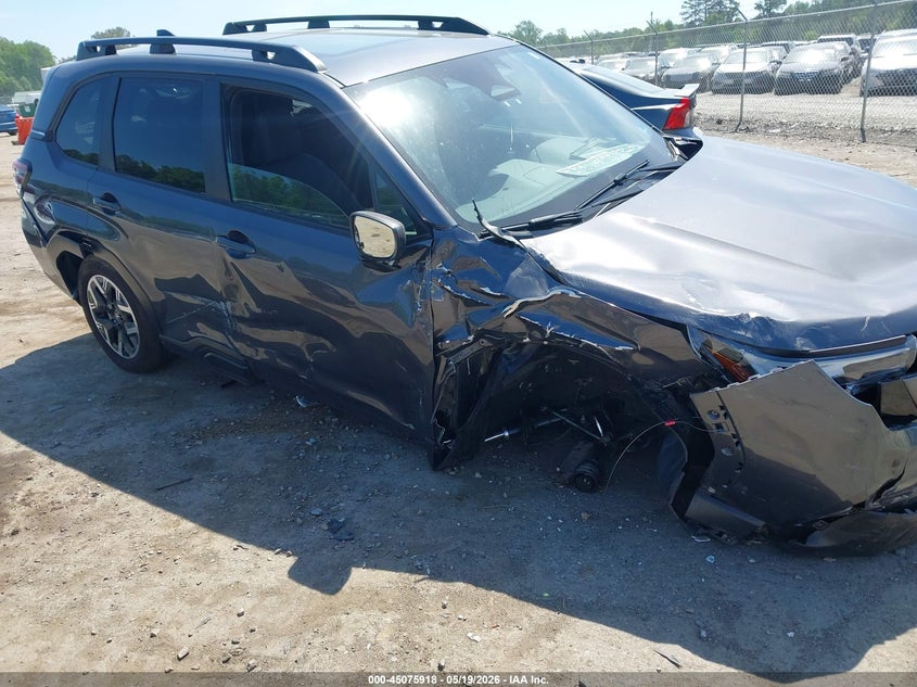 2025 Subaru Forester VIN JF2SLDDCXSH547892 IAAI salvage auction — SIDE, Salvage (Virginia), sold $5,125 on 2026-07-17 (photo 6)