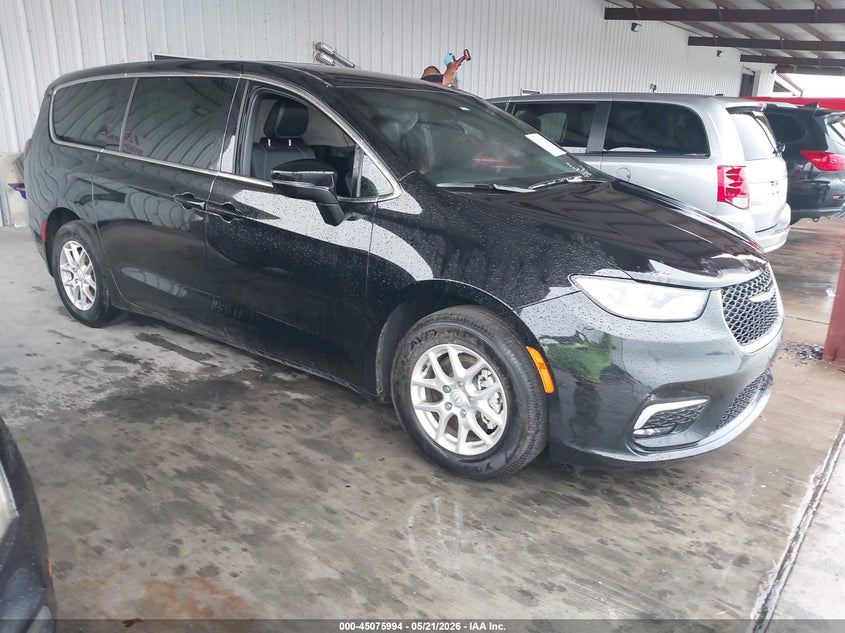 2026 Chrysler Pacifica VIN 2C4RC1BG5TR152753 IAAI salvage auction — LEFT SIDE, Salvage (Texas), sold $9,200 on 2026-07-31 (photo 1)