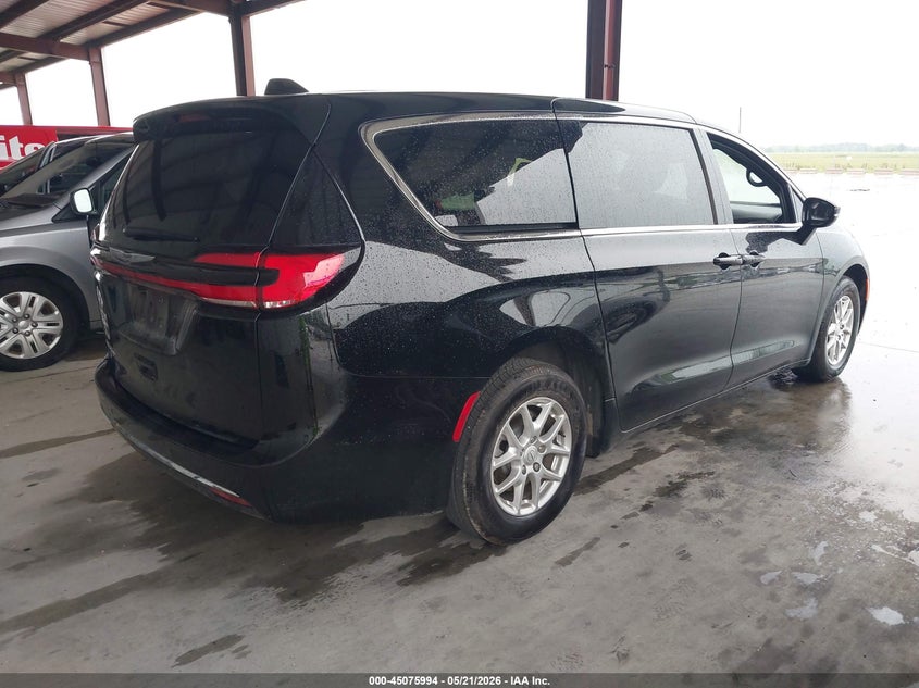 2026 Chrysler Pacifica VIN 2C4RC1BG5TR152753 IAAI salvage auction — LEFT SIDE, Salvage (Texas), sold $9,200 on 2026-07-31 (photo 4)